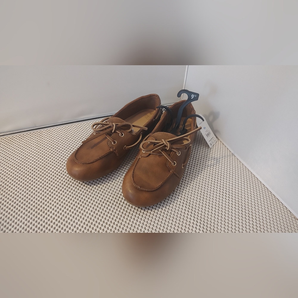 Time and Tru Women’s Size 9.5 Boat Shoes Brown NWT